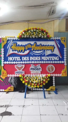 Papan Bunga di Stasiun Manggarai